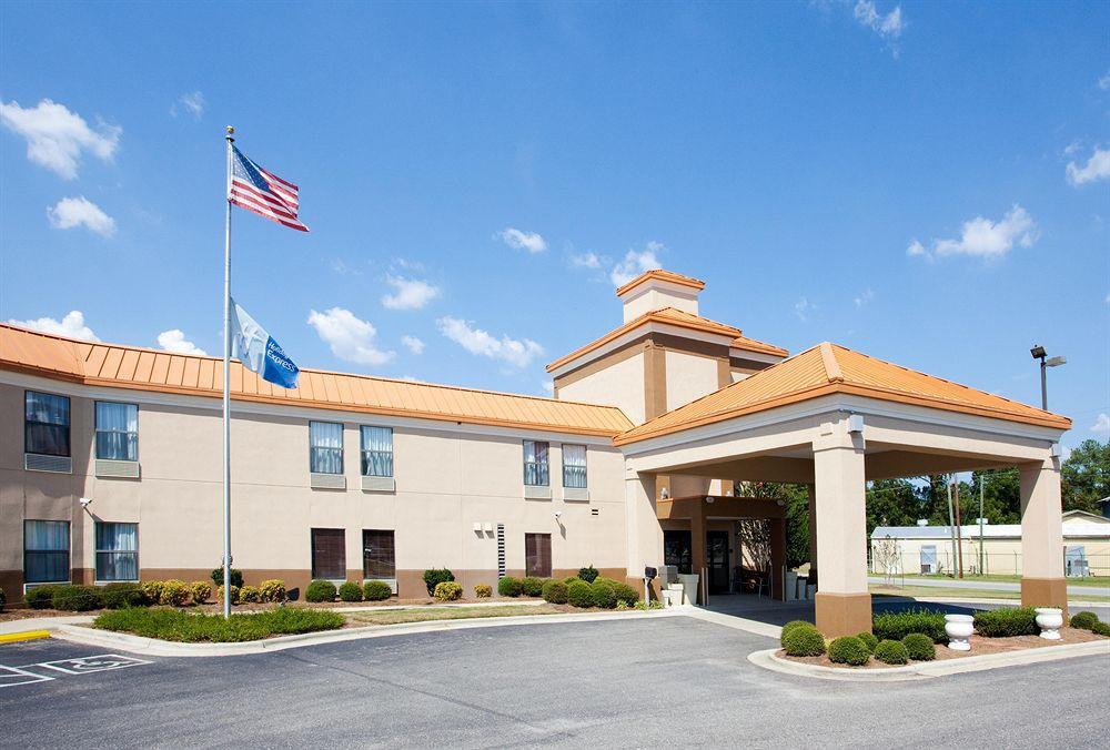 Country Inn & Suites By Radisson, Dunn, Nc Esterno foto